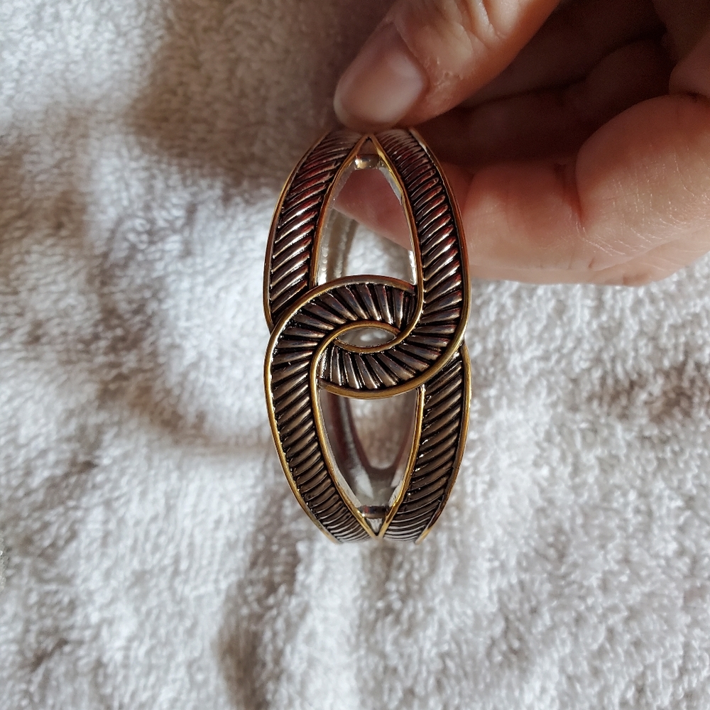 Bangle bracelet